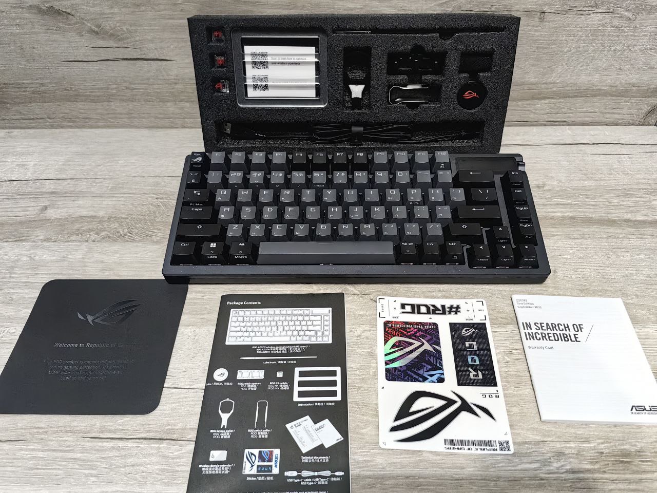 ASUS ROG AZOTH
