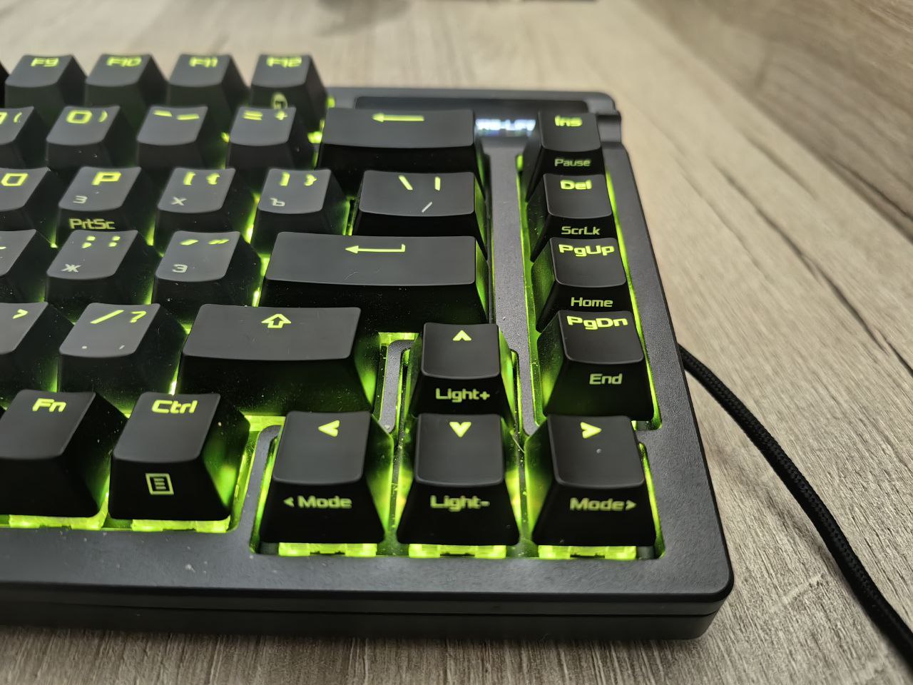 ASUS ROG AZOTH