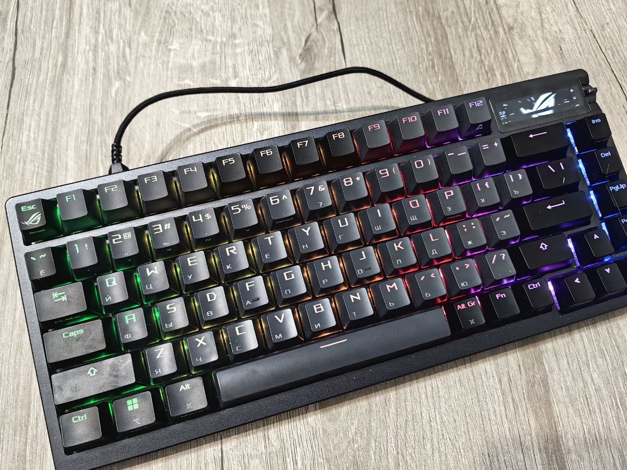 ASUS ROG AZOTH