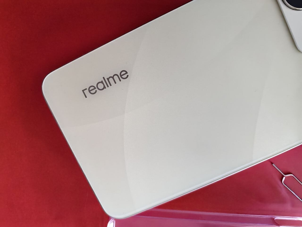 realme C75: бронебойный смартфон в золотой броне