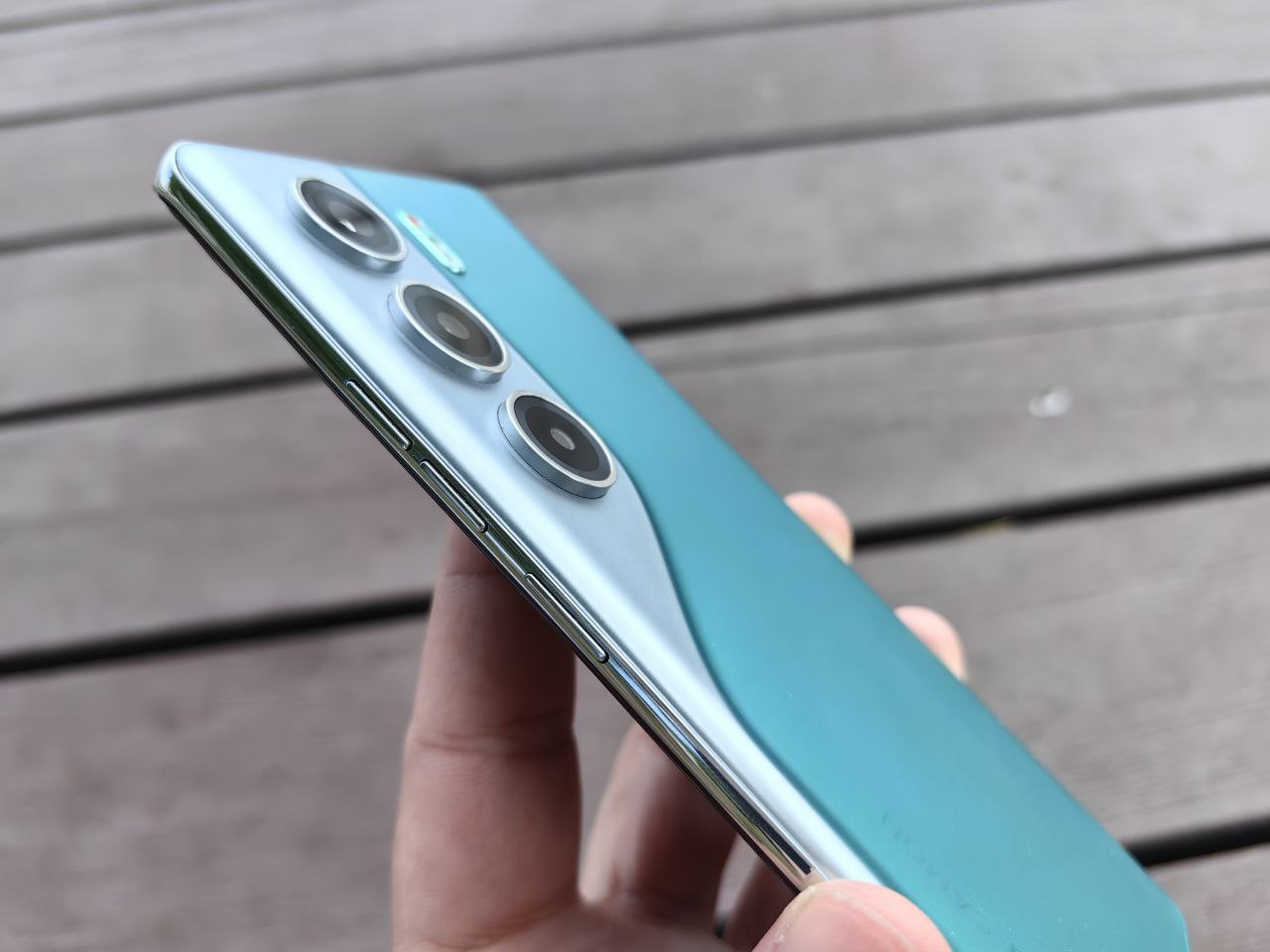 Обзор TECNO CAMON 40 Pro: мощь, ИИ и стиль