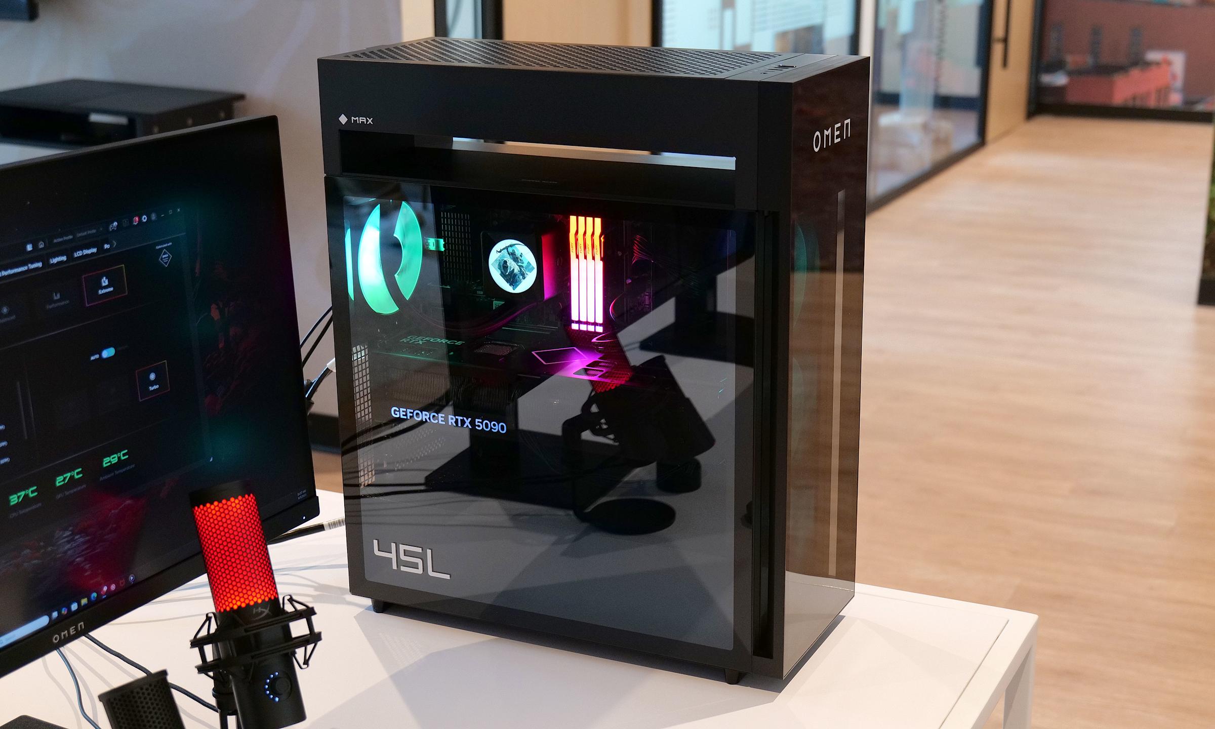 HP Omen Max 45L и новые HyperX гаджеты