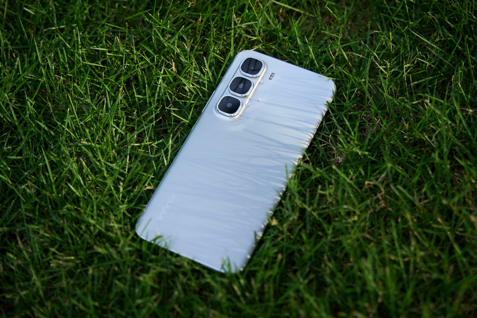 Infinix Hot 60 Pro+: рекордный ультратонкий смартфон
