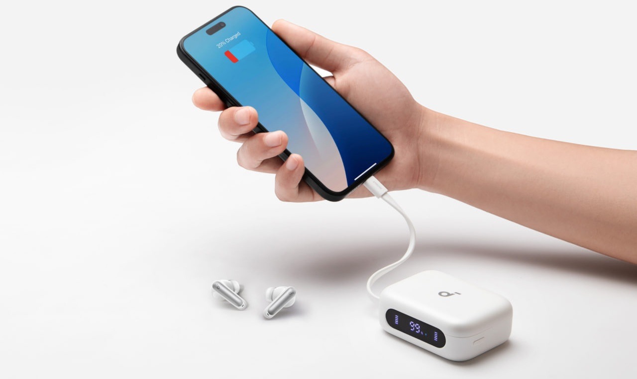 Soundcore P41i — наушники с зарядкой смартфона