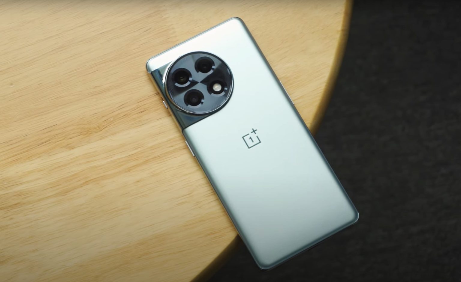 OnePlus 11R получил сентябрьское обновление OxygenOS