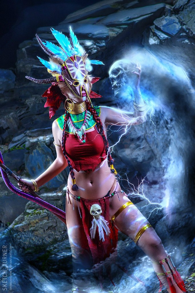 Знахарь из Diablo III: мрачный косплей с магией