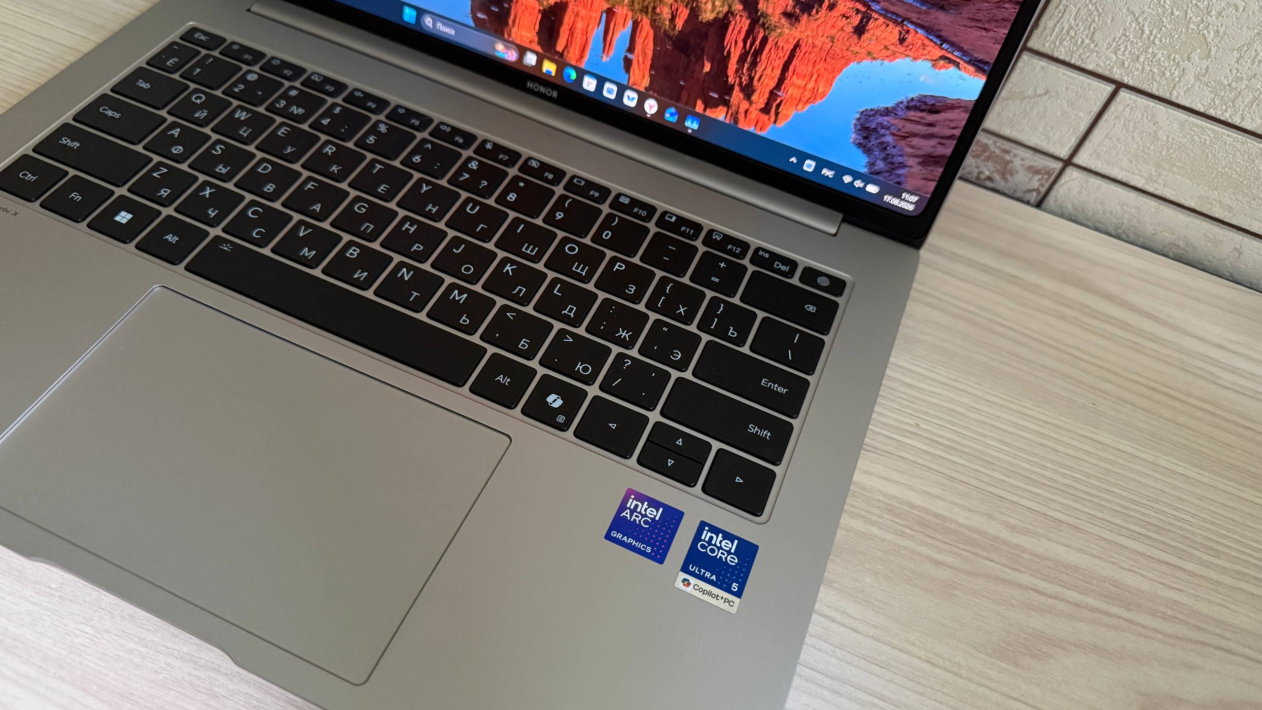Раскладка на HONOR MagicBook Pro 14