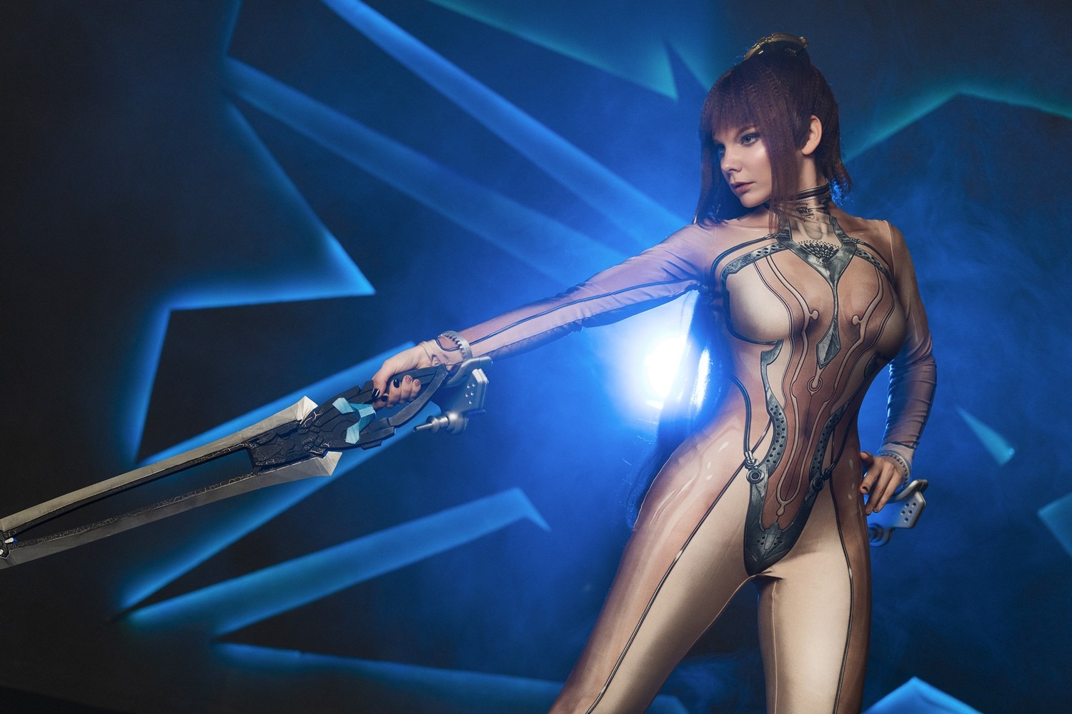 Ева из Stellar Blade: холодный блеск будущего