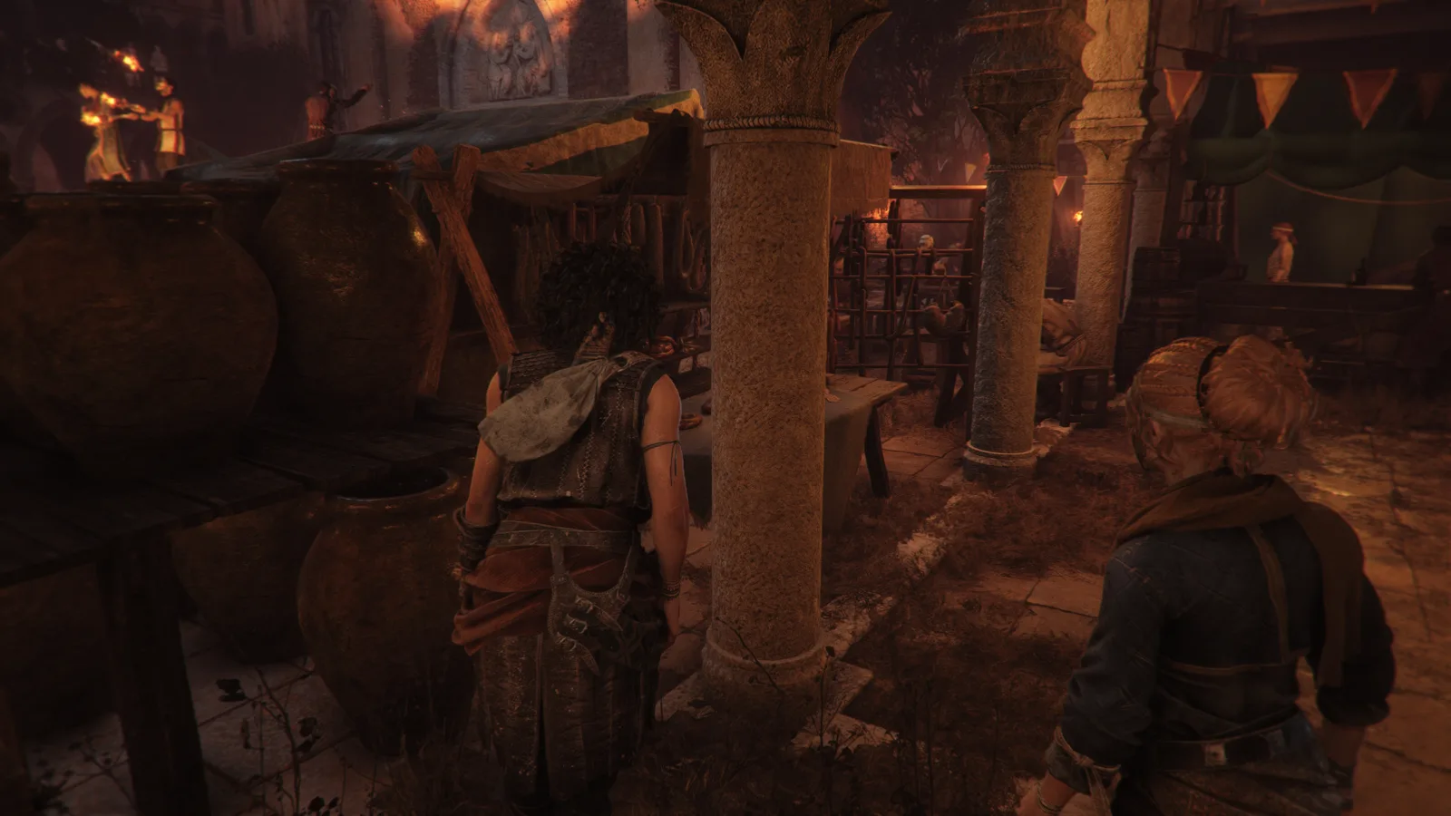 Две героини рядом с деревянной бочкой в подвале — Resonance: A Plague Tale Legacy