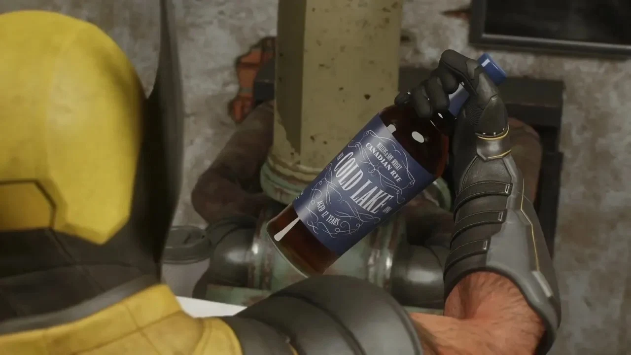 Бутылка виски «Колд-Лейк» крупным планом — Marvel's Wolverine