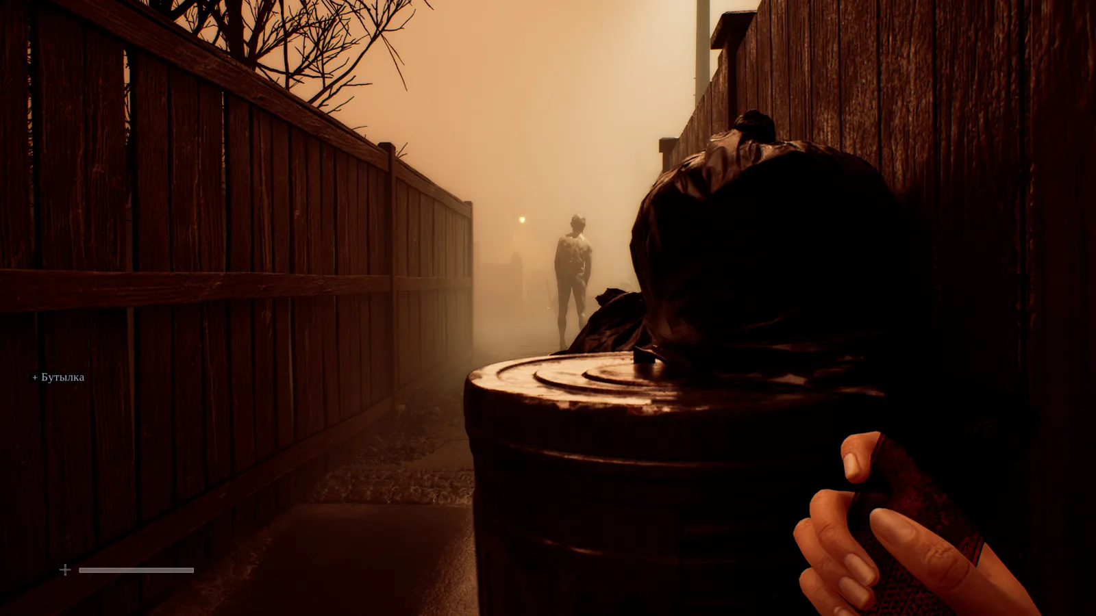 Героиня с бутылкой в туманном переулке Silent Hill: Townfall
