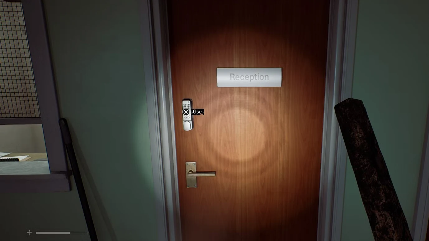 Деревянная дверь с табличкой Registration и кодовой панелью в Silent Hill: Townfall
