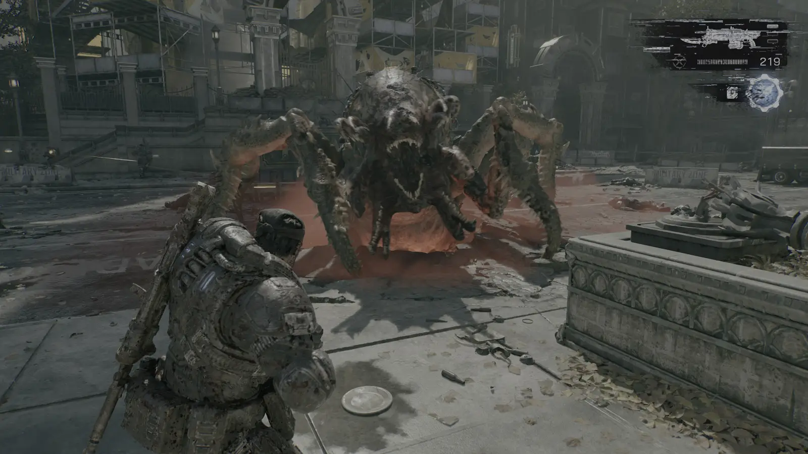 Крупный противник на площади среди обломков — Gears of War: E-Day