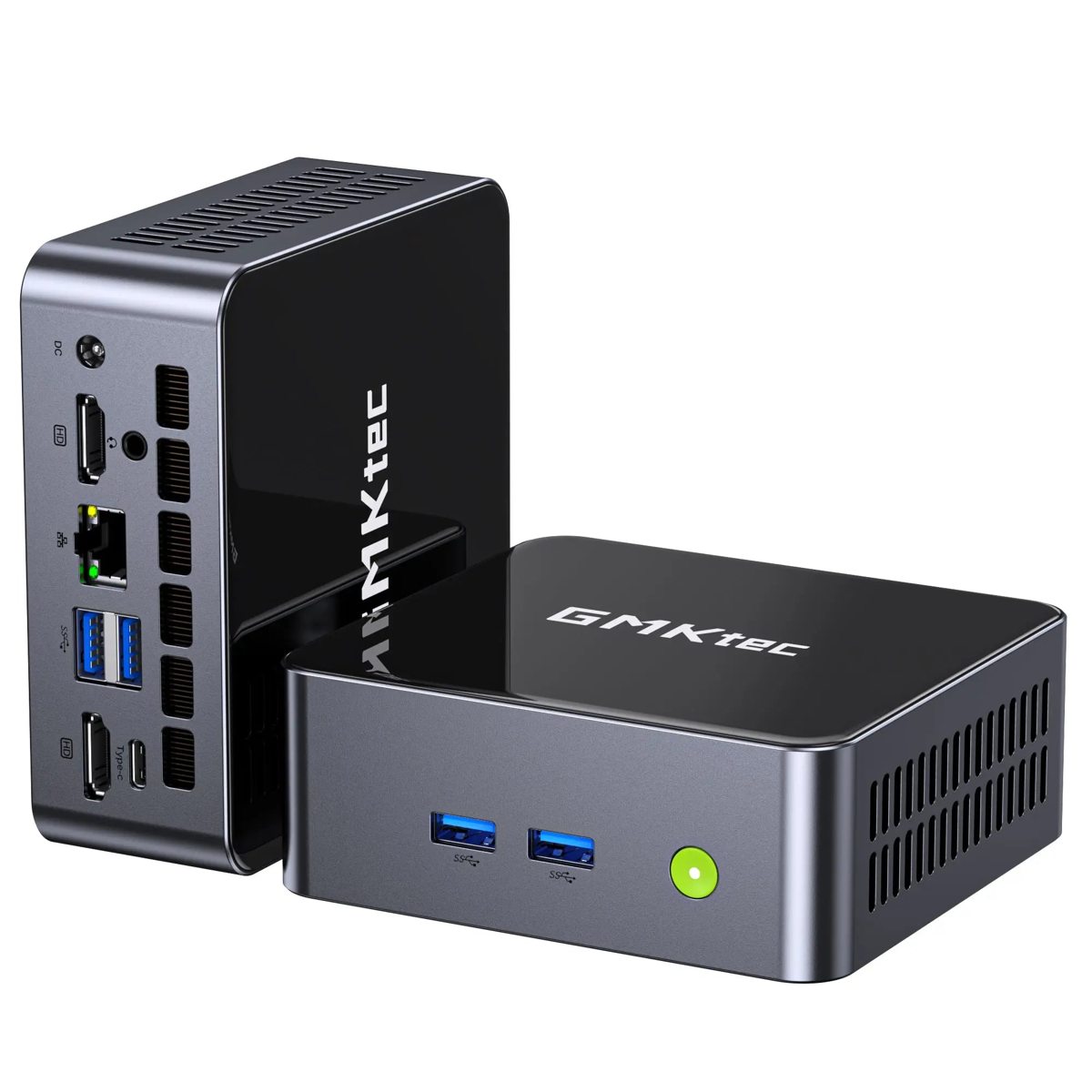 Два ракурса серого мини-ПК GMKtec M3S с чёрной крышкой, USB-разъёмами и зелёной кнопкой включения