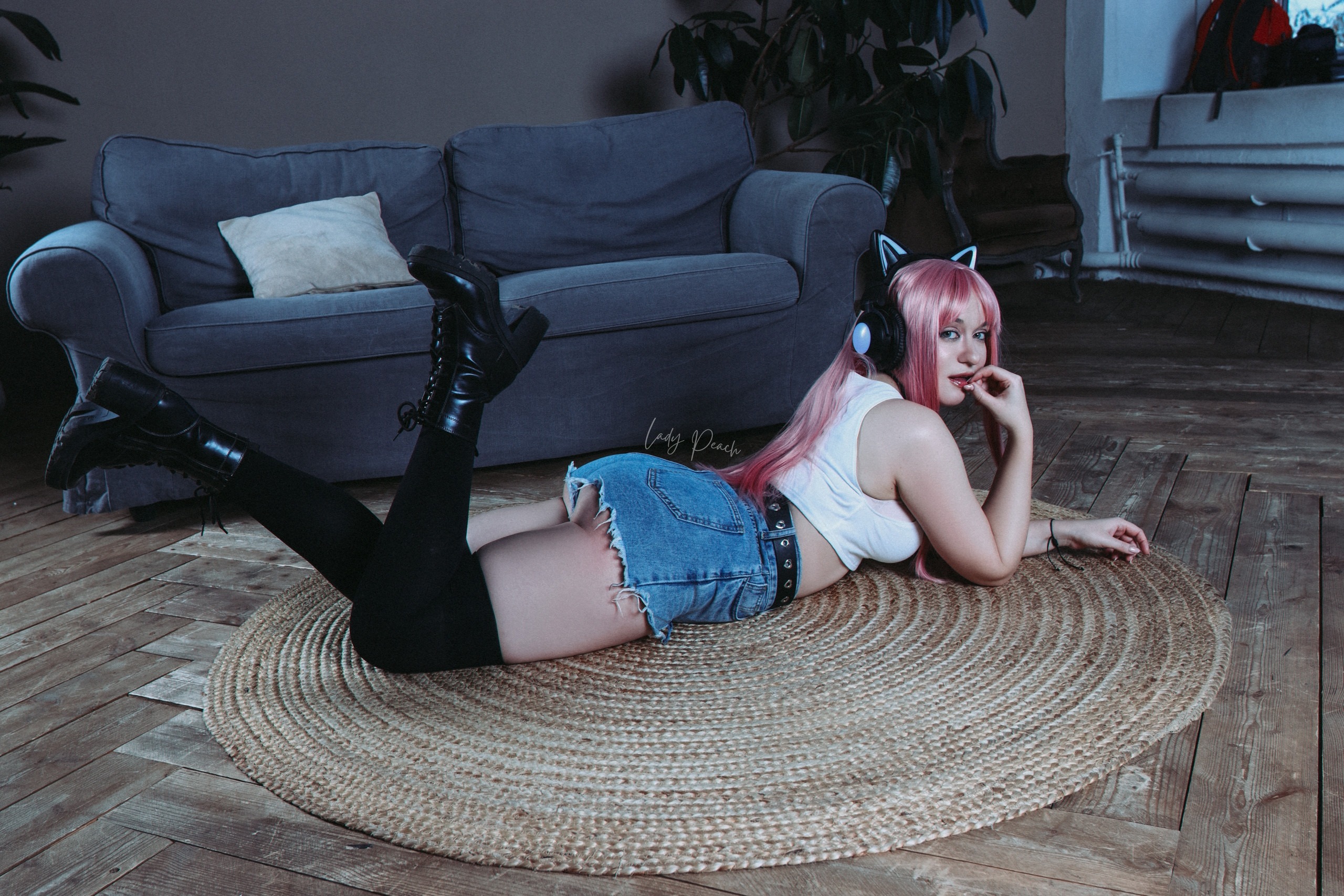 Kitty из Lust Goddess знает, как привлечь внимание