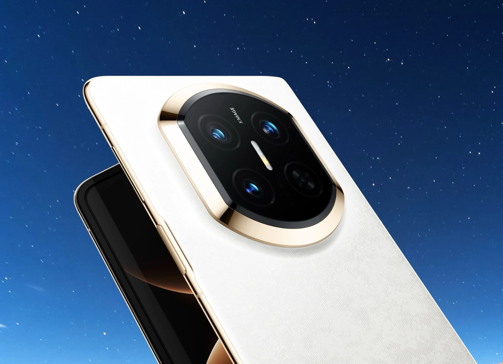 Huawei Mate X7 с белой задней панелью и крупным блоком камер